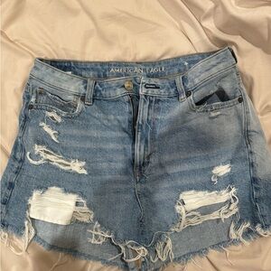 American eagle distressed Jean shorts size 10